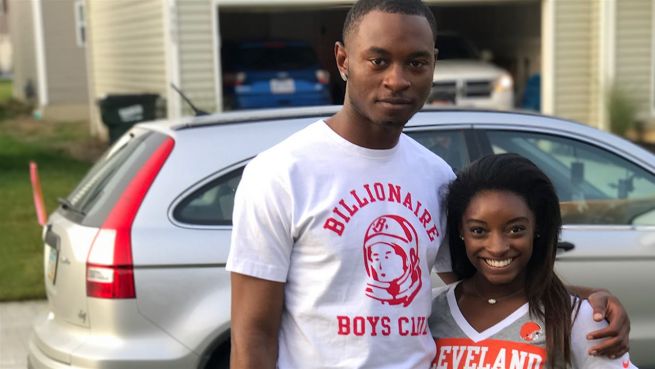 go to Wer ist der Bruder der Turnerin Simone Biles?