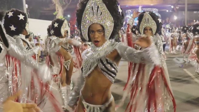 go to Knete, Kostüme, Kondome: Rios Samba-Karneval in Zahlen